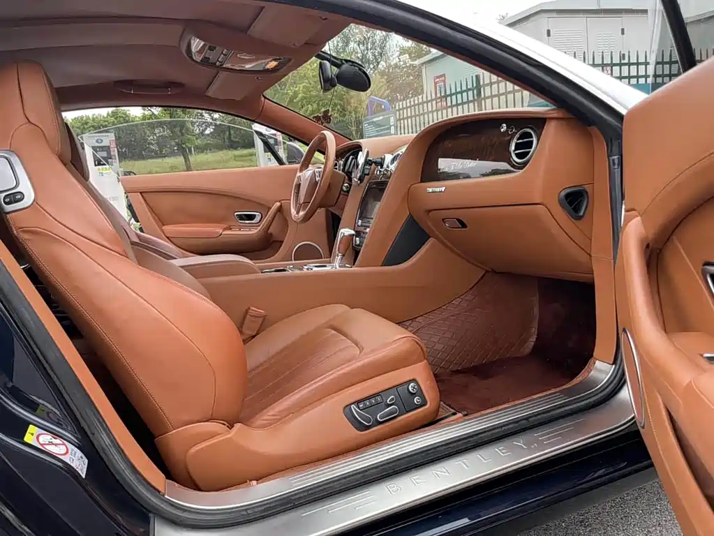 Bentley Continental 2014 — фото 10