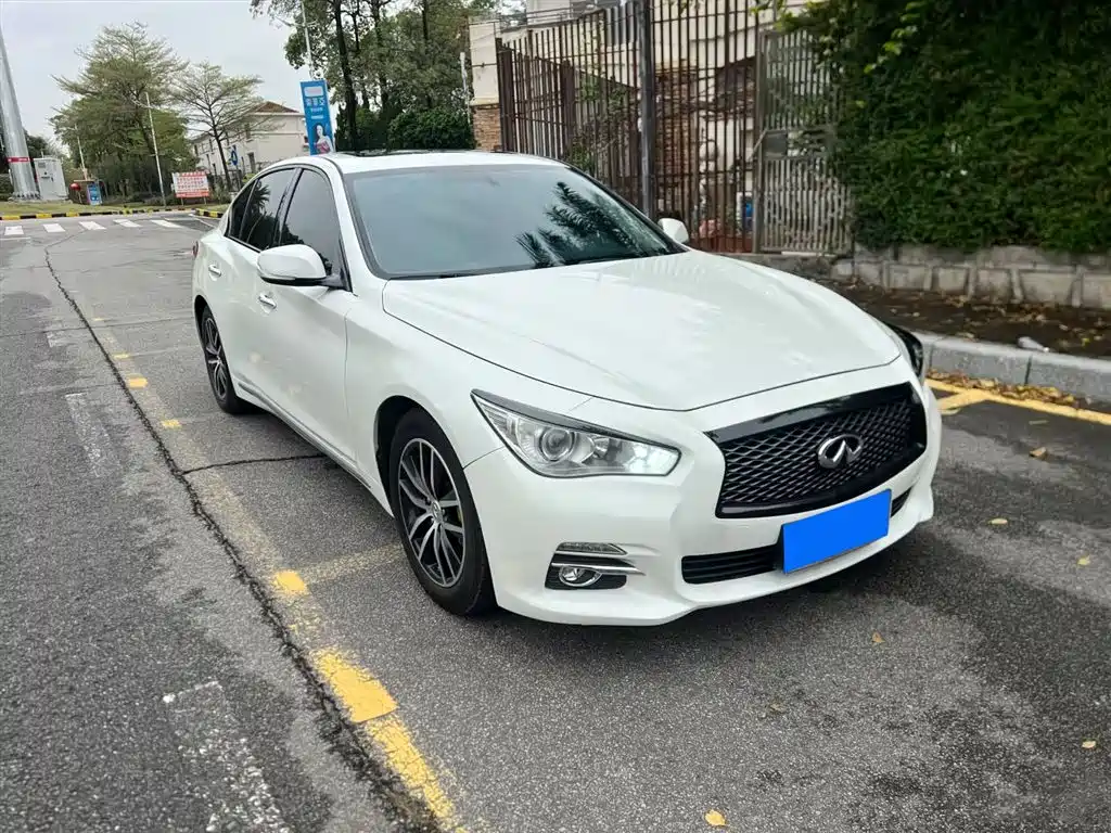 Infiniti Q50L 2017