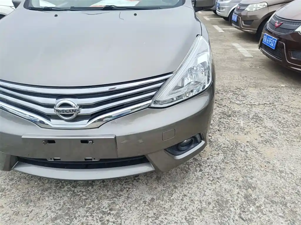 Nissan Livina 2015 — фото 24