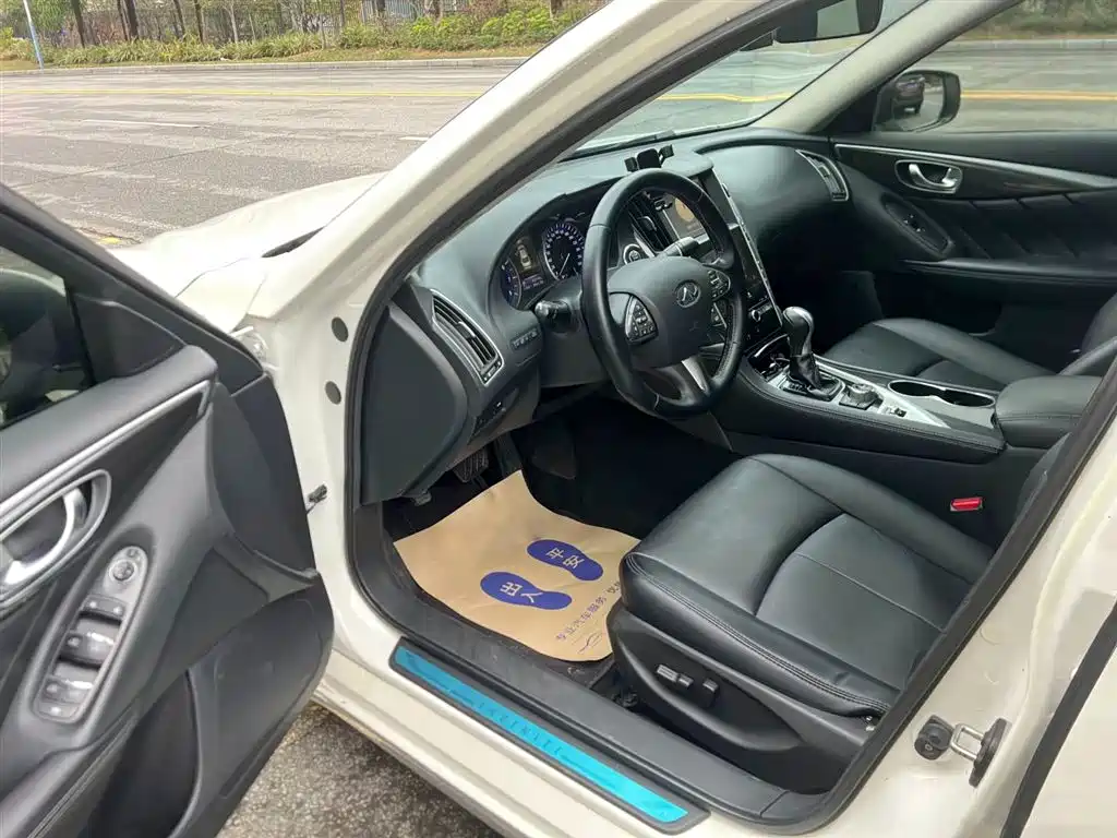 Infiniti Q50L 2017
