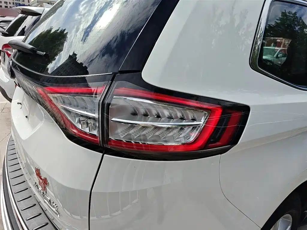 Ford Edge 2018 — фото 8