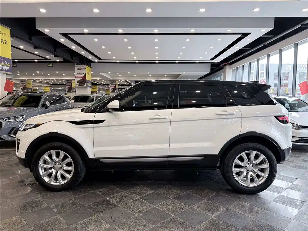 Land Rover Evoque 2018 — фото 15