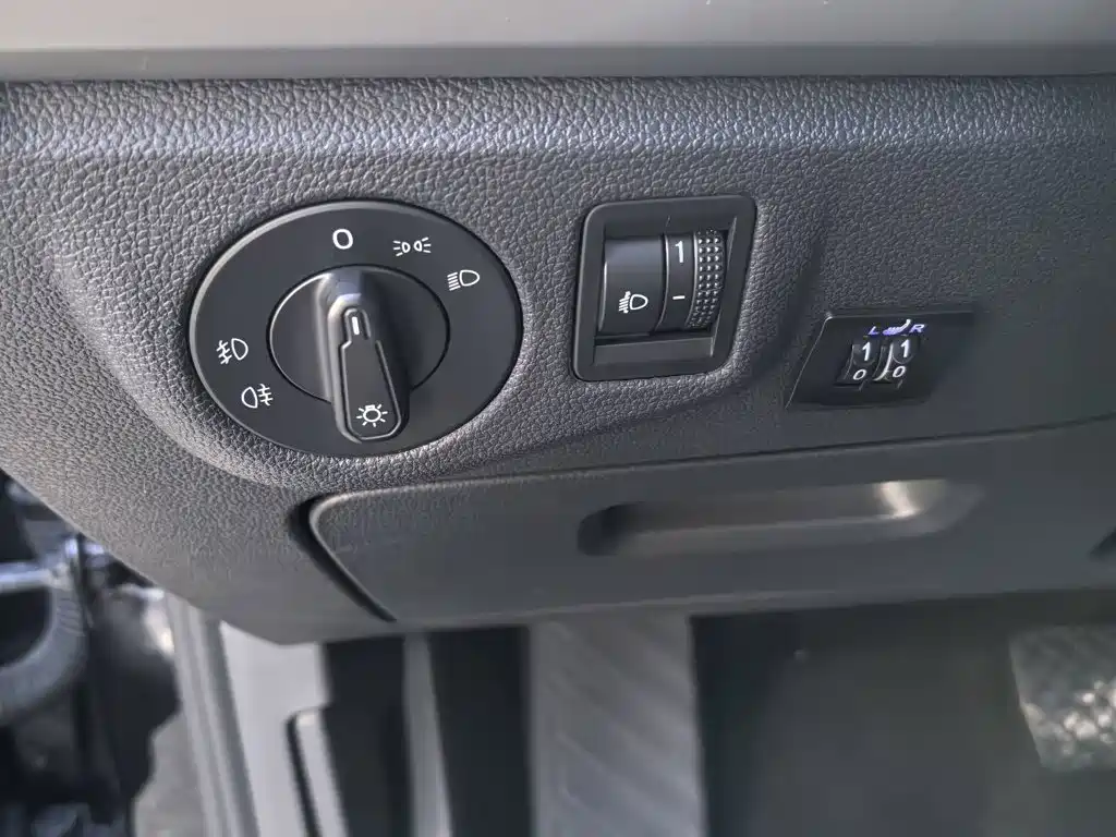 Volkswagen Lavida 2019 — фото 17