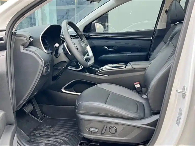 Hyundai Tucson 2023 — фото 17