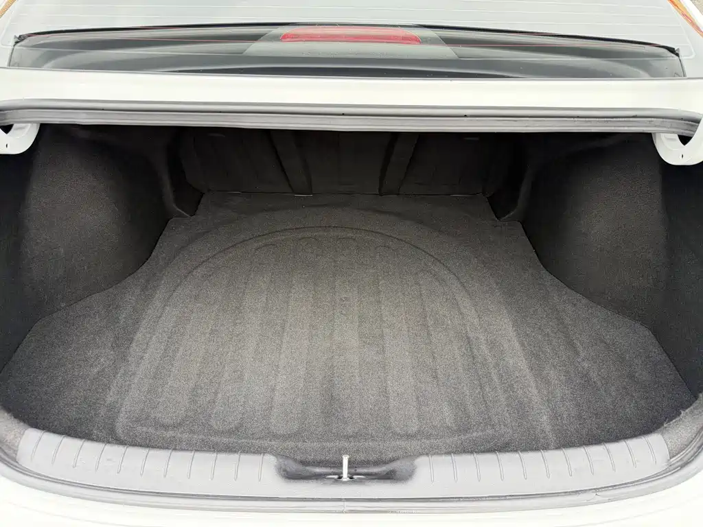 Hyundai Elantra 2023 — фото 20