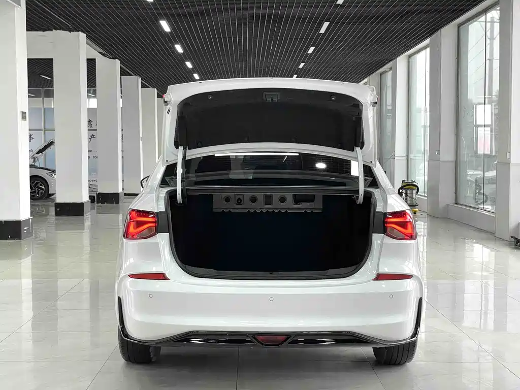Chevrolet Cruze 2023 — фото 16
