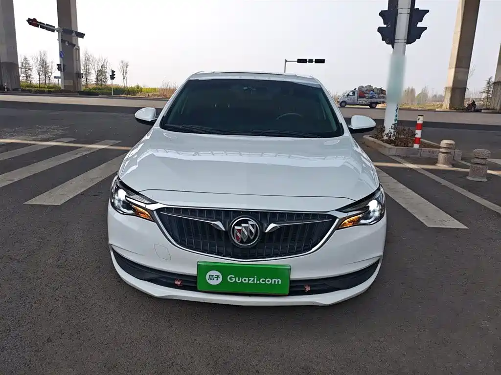 Buick Excelle 2018 — фото 3