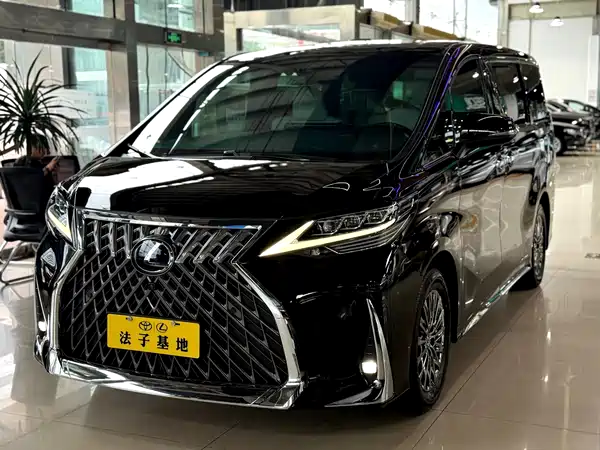 Lexus LM 2022