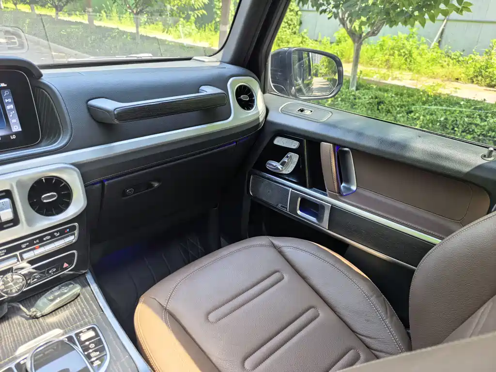 Mercedes-Benz G-Class 2023 — фото 11