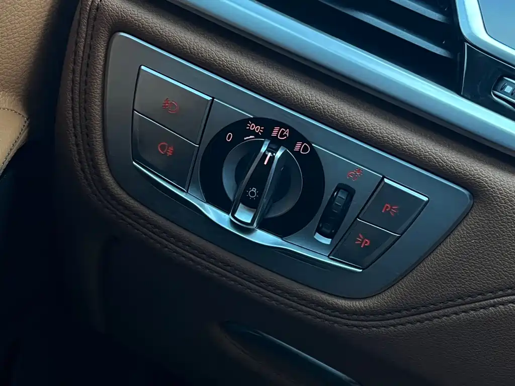 BMW 7 Series 2016 — фото 21