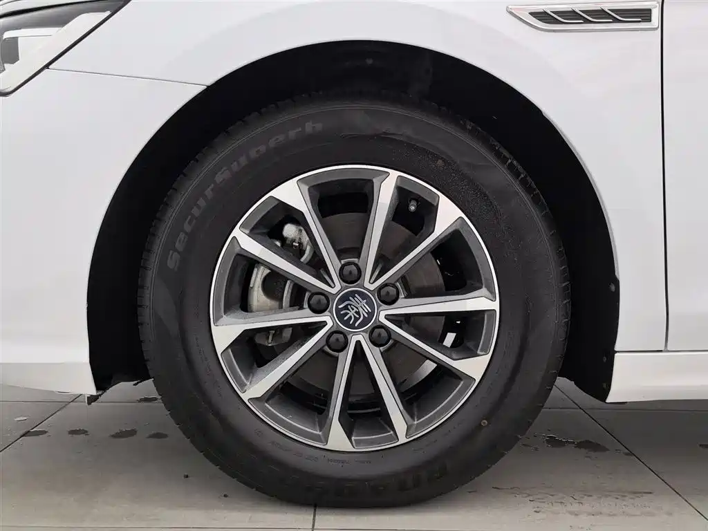BYD Qin PLUS 2023 — фото 17