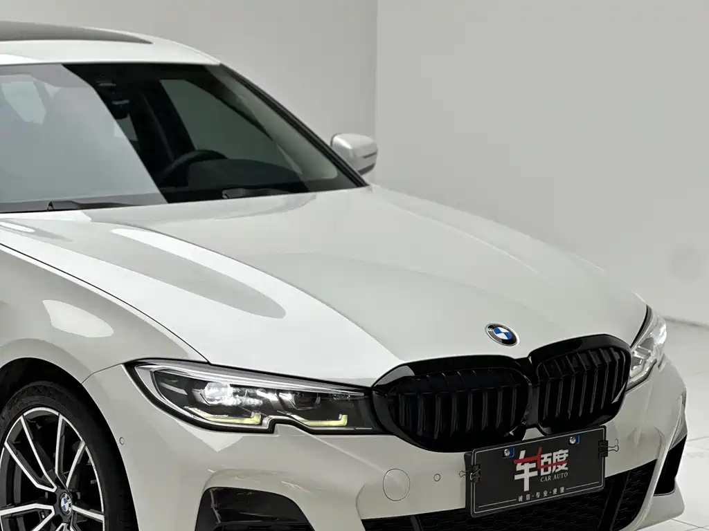 BMW 3 Series 2021 — фото 11