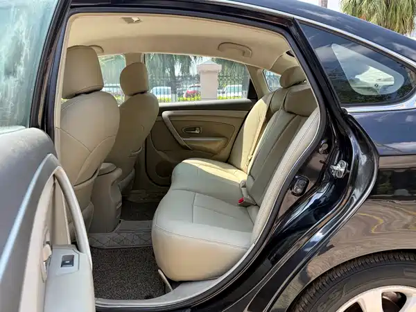 Dongfeng Fengshen A60 2014