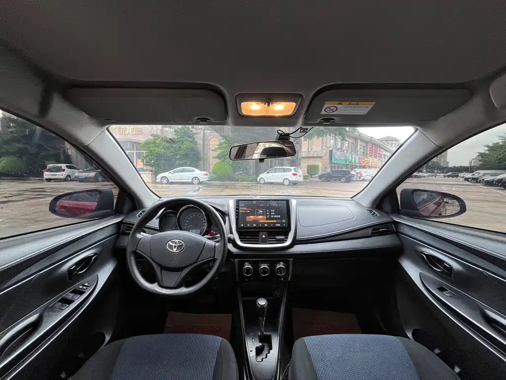 Toyota Yaris L 2019