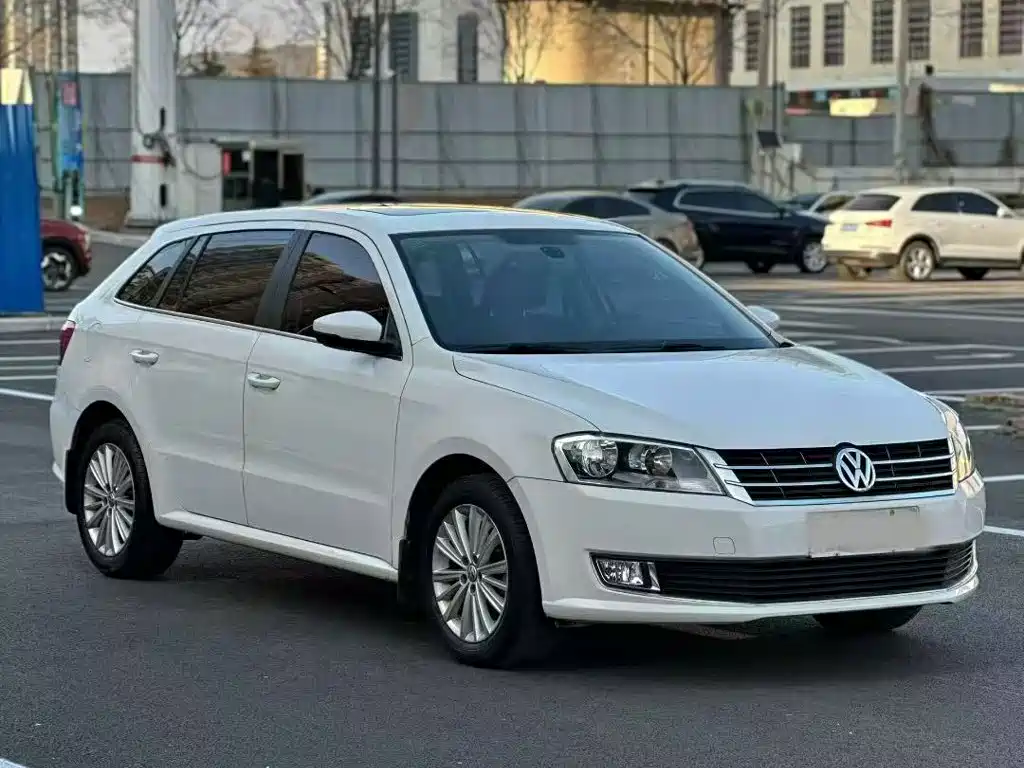 Volkswagen Gran Lavida 2015