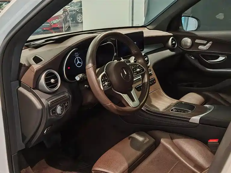 Mercedes-Benz GLC 2020 — фото 12