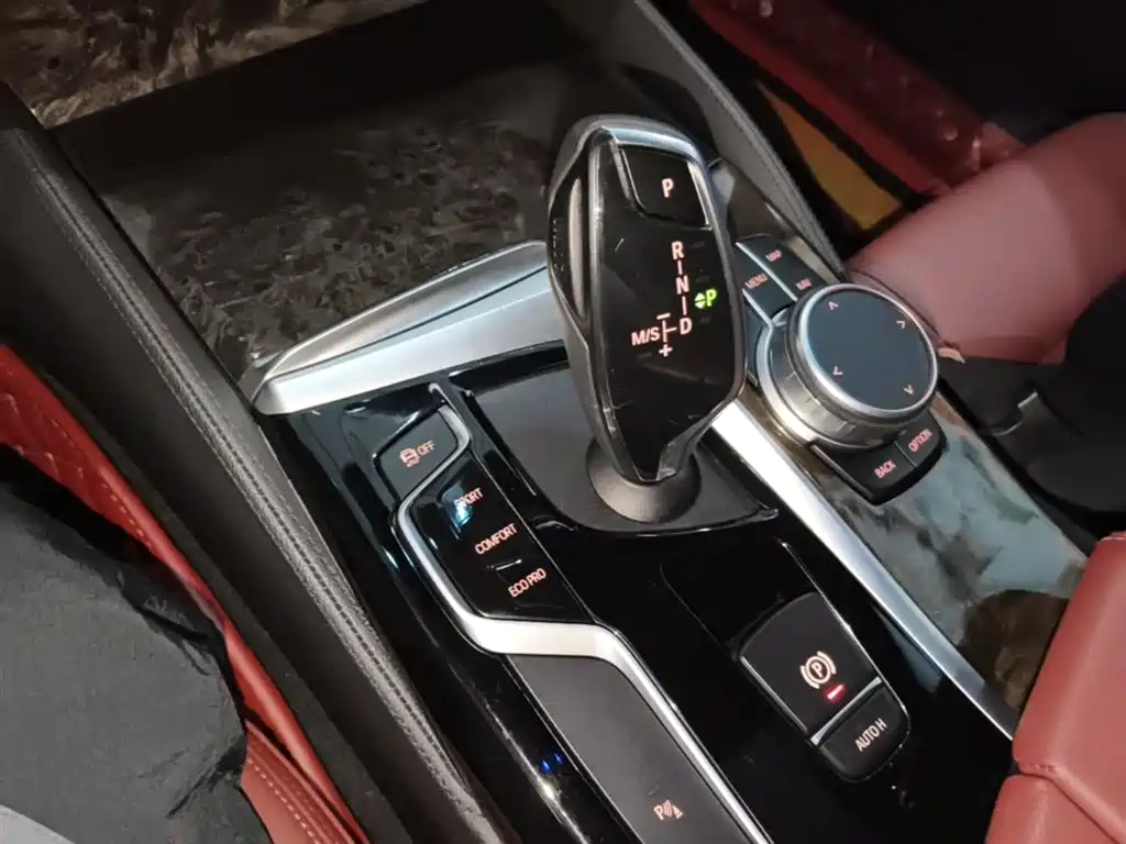 BMW 5 Series 2020 — фото 14
