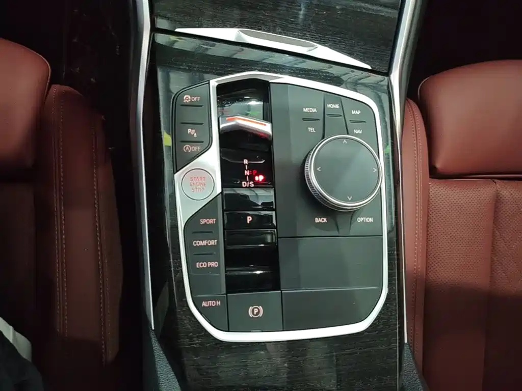 BMW 3 Series 2023 — фото 14