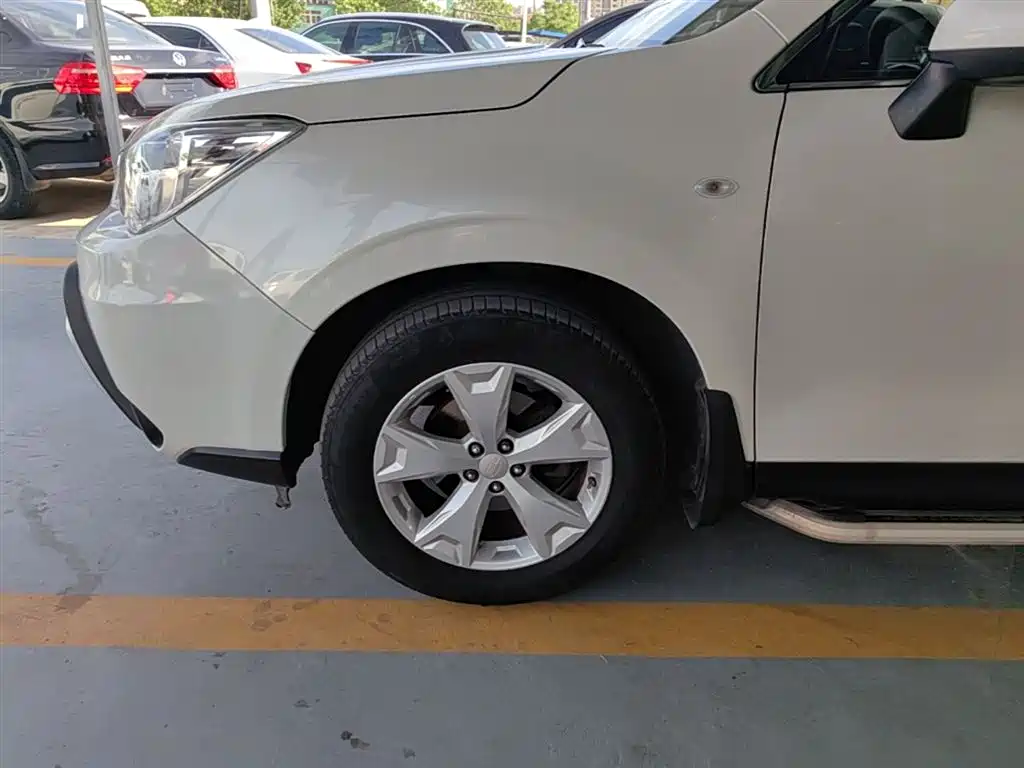 Subaru Forester 2015 — фото 23