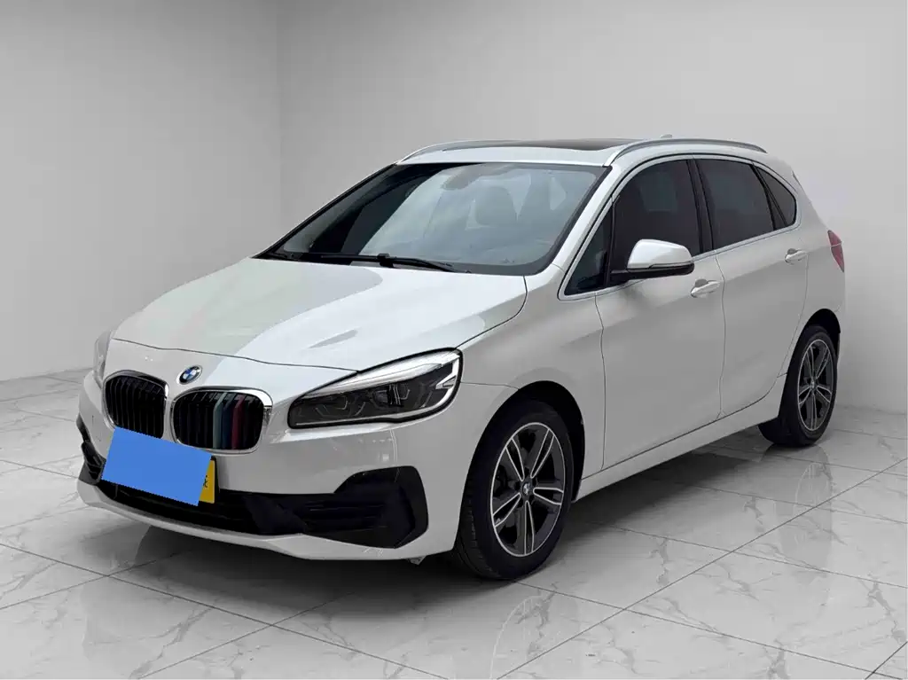 BMW 2 Series Station Wagon 2019 — фото 1