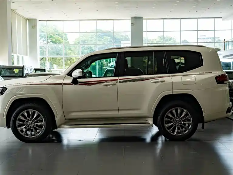 Toyota Land Cruiser 2024 — фото 4