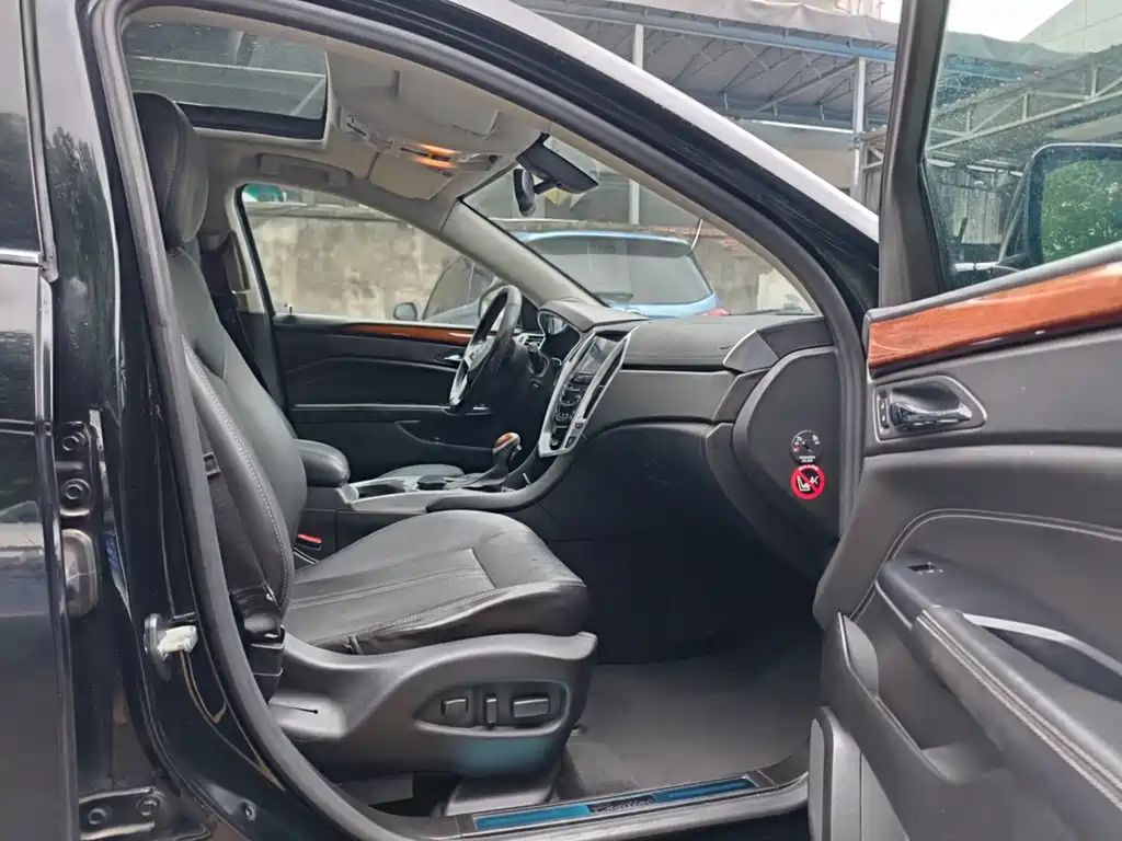 Cadillac SRX 2014 — фото 9