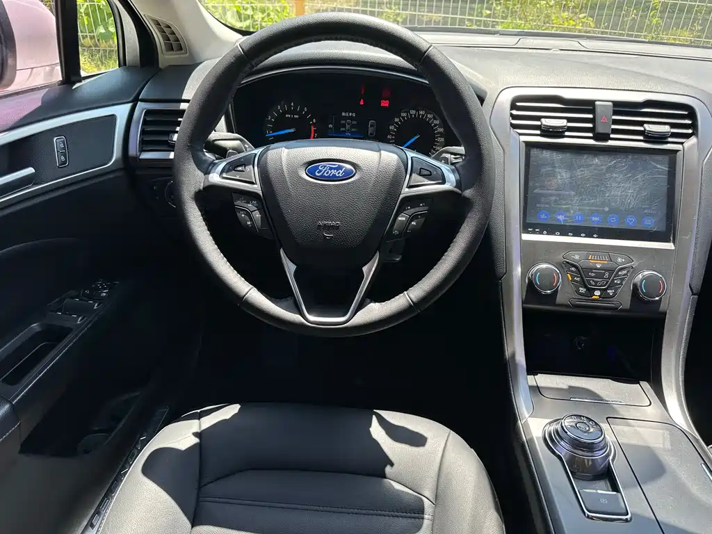 Ford Mondeo 2017 — фото 11
