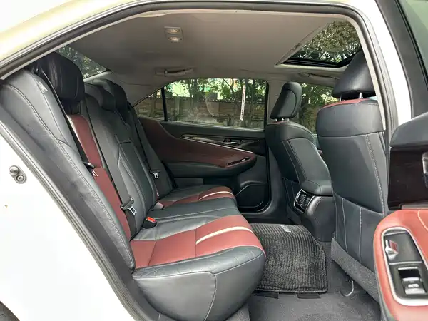 Toyota Crown 2017