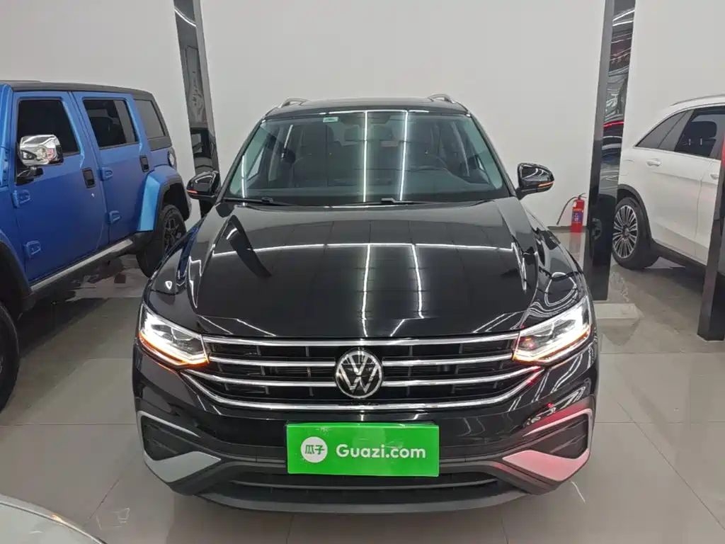 Volkswagen Tiguan L 2023 — фото 3