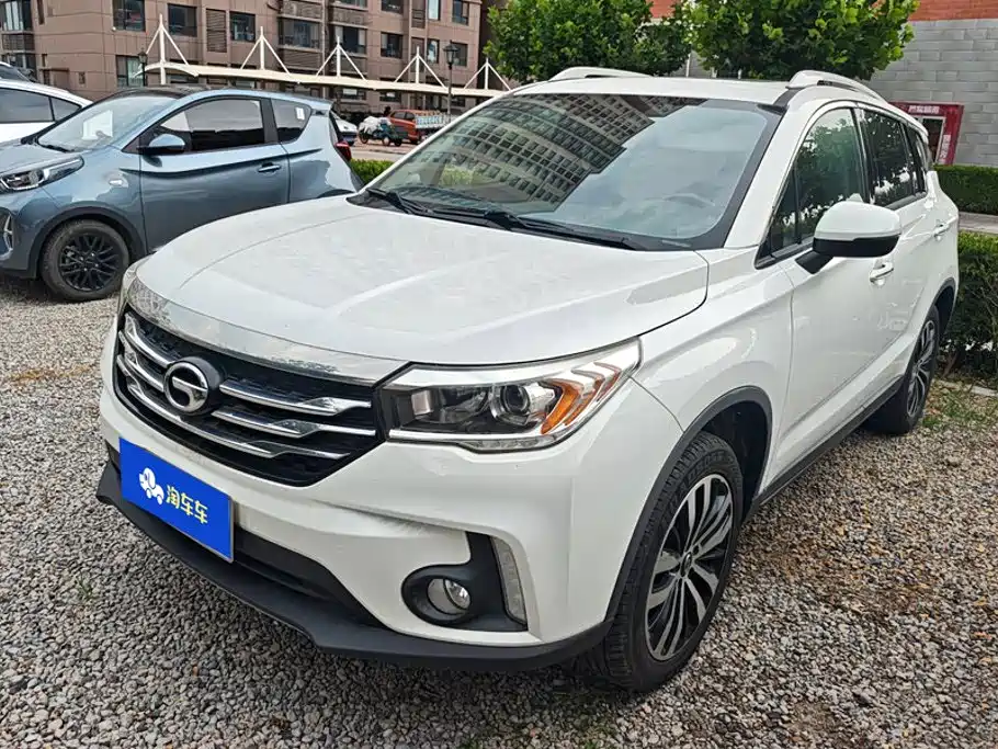 GAC Trumpchi GS4 2017 — фото 1