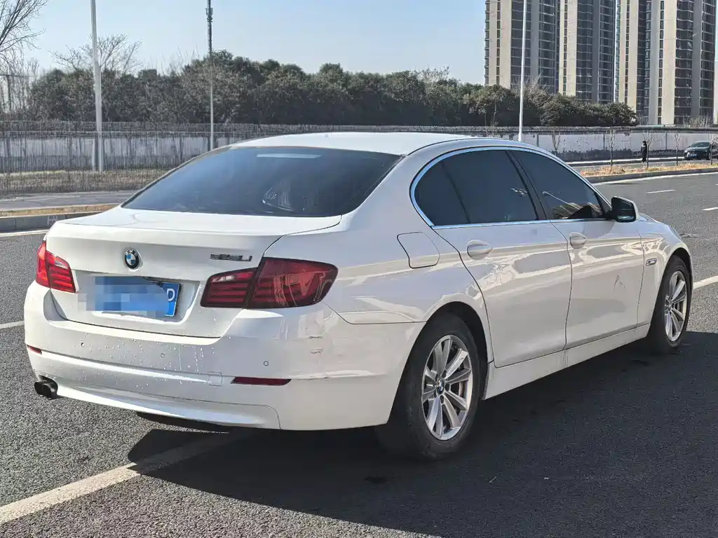 BMW 5 Series 2012 — фото 9