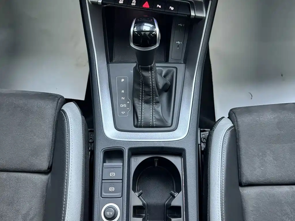Audi Q3 2023 — фото 14