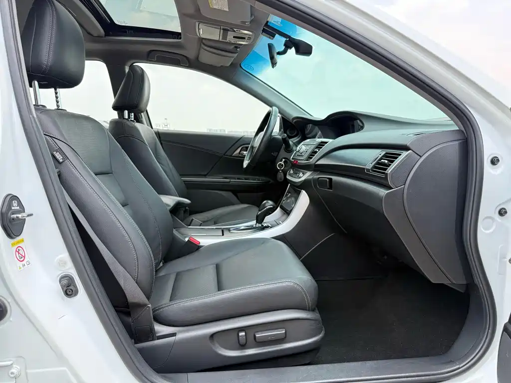 Honda Accord 2015 — фото 9