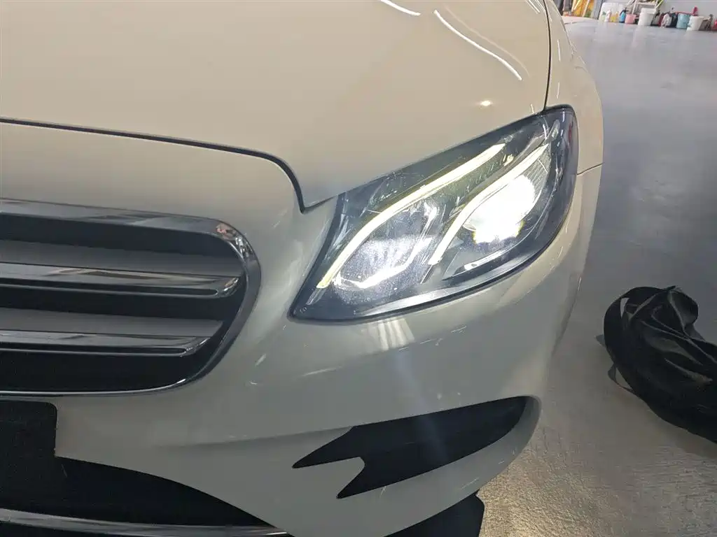 Mercedes-Benz E-Class 2018 — фото 18