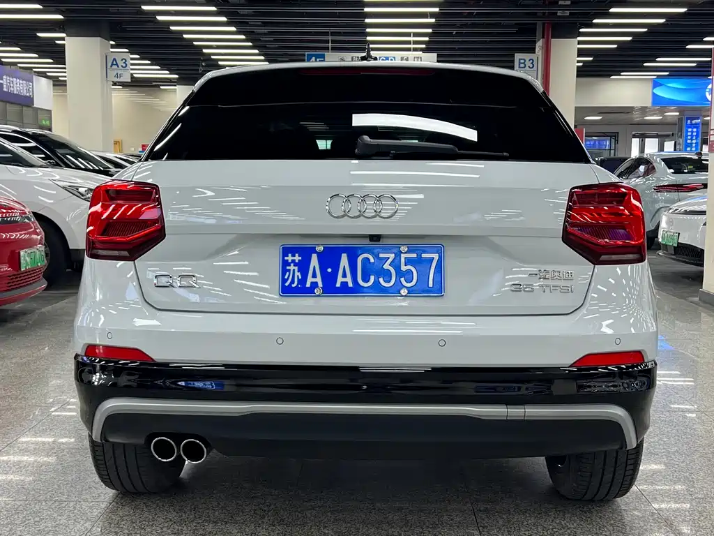 Audi Q2L 2020 — фото 11