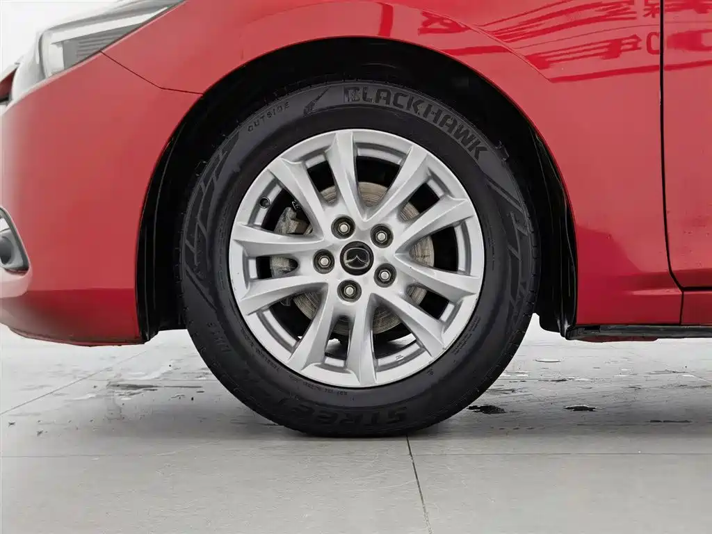 Mazda 3 Axela 2017 — фото 17