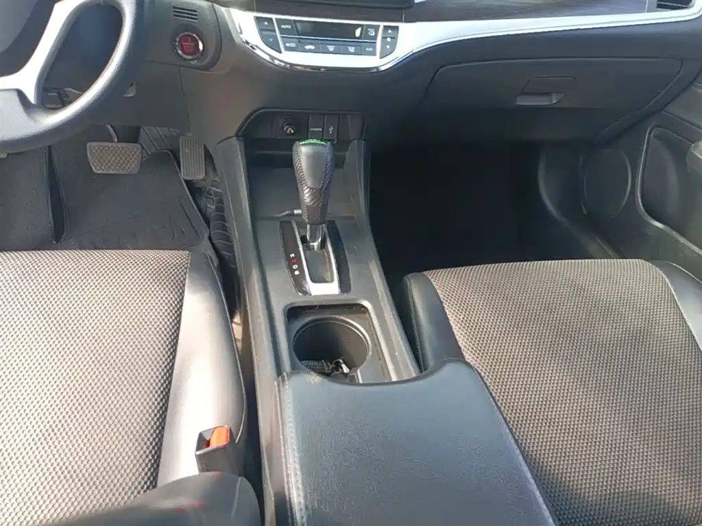 Honda Jade 2016 — фото 14