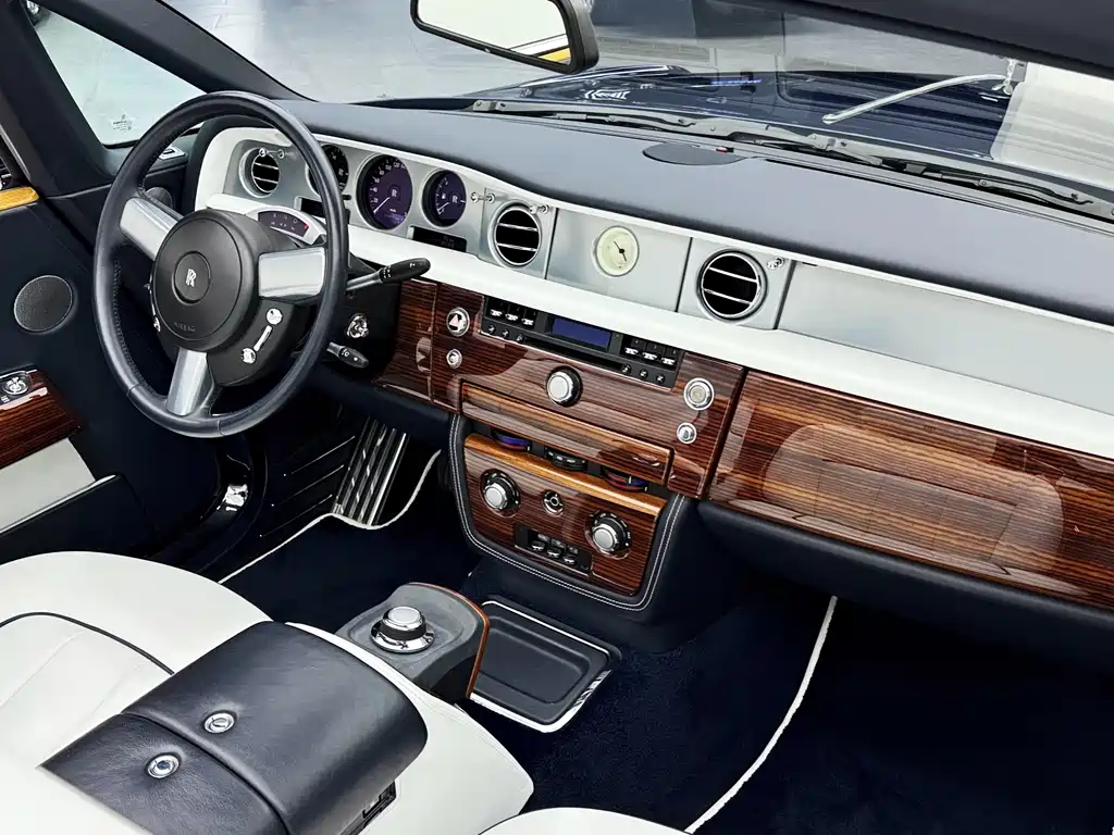 Rolls-Royce Phantom 2011 — фото 20