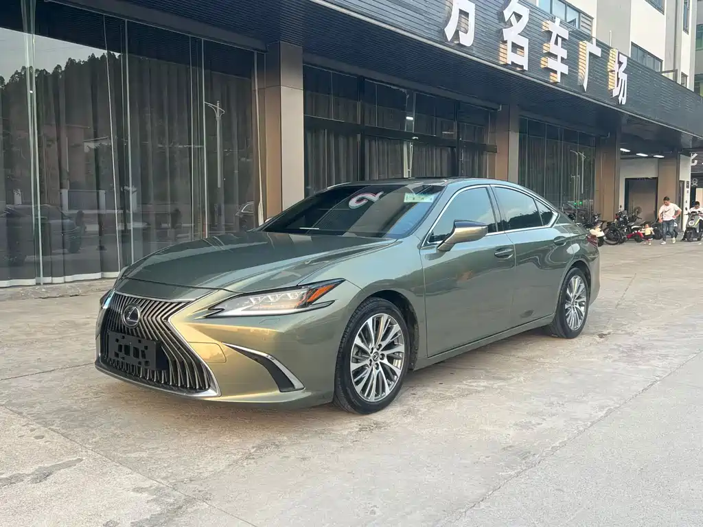 Lexus ES 2018