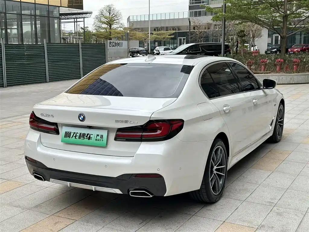 BMW 5 Series New Energy 2024 — фото 9