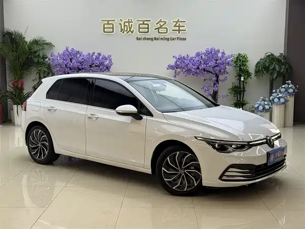 Volkswagen Golf 2021