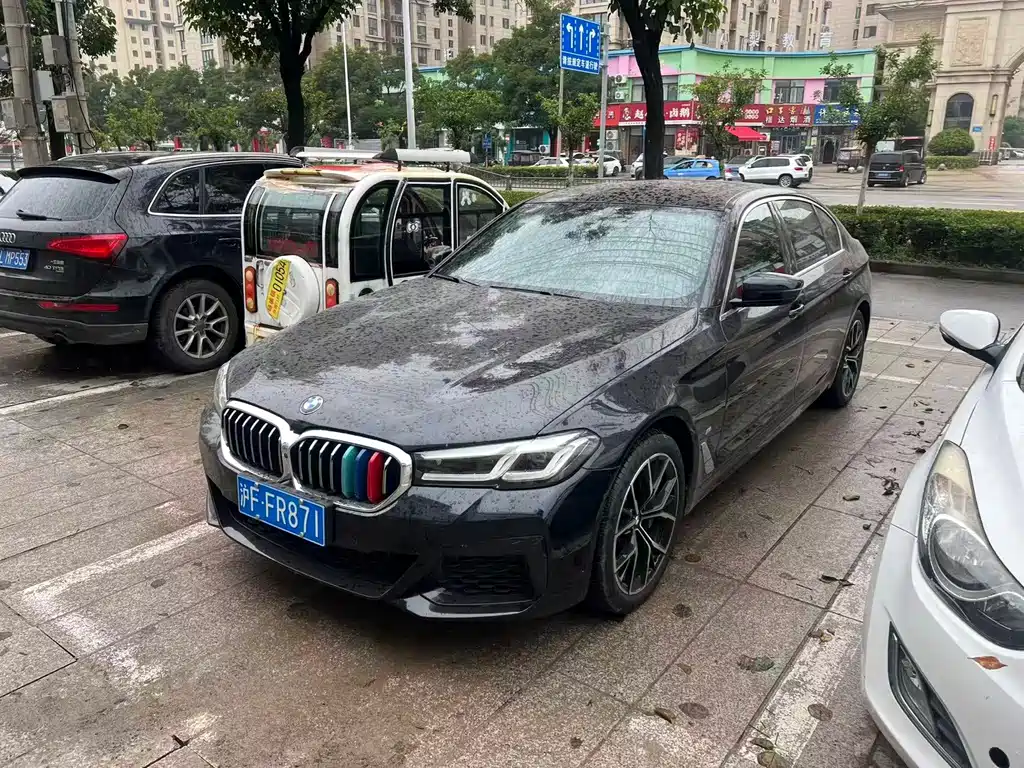 BMW 5 Series 2024 — фото 1