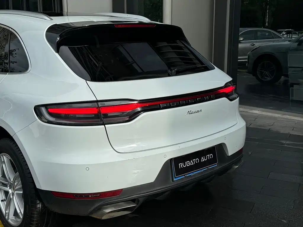 Porsche Macan 2019 — фото 10