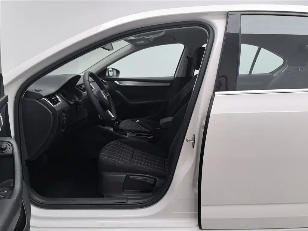 Skoda Octavia 2020 — фото 10