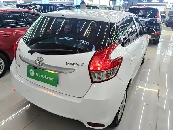 Toyota Yaris L 2015
