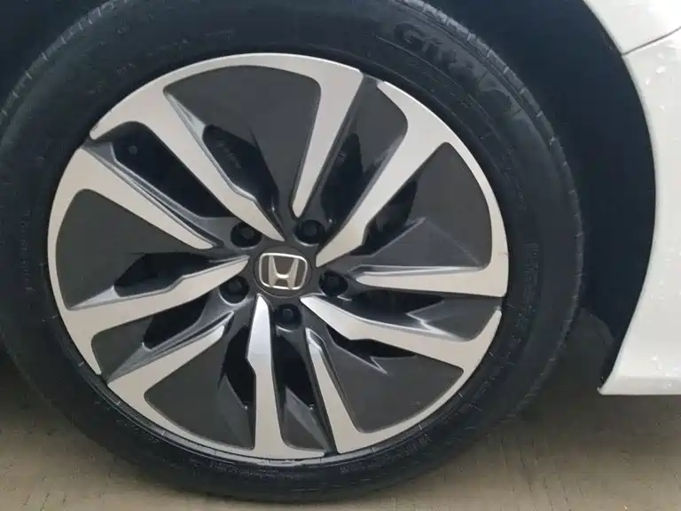 Honda Inspire 2019 — фото 23