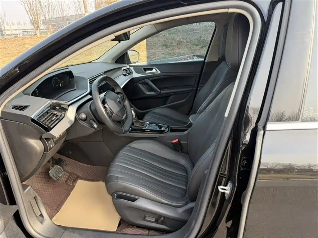 Peugeot 408 2023 — фото 14