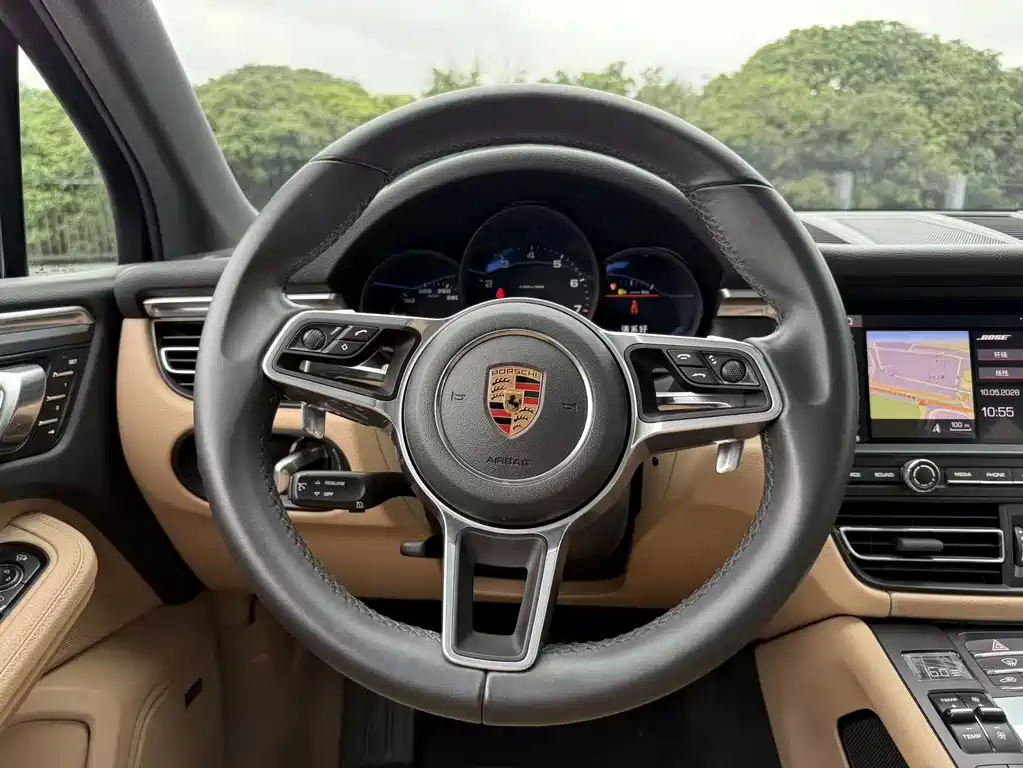 Porsche Macan 2019 — фото 11