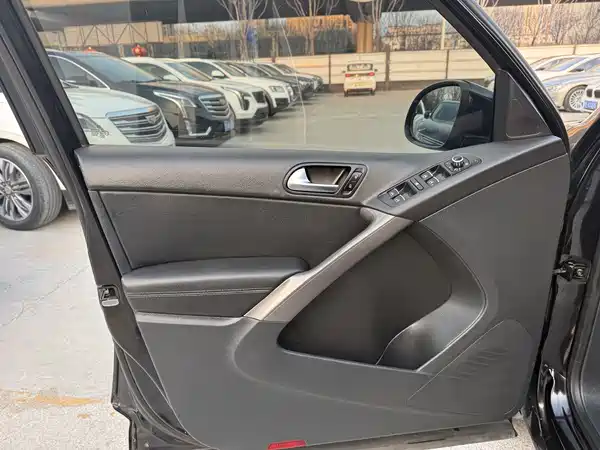 Volkswagen Tiguan 2012