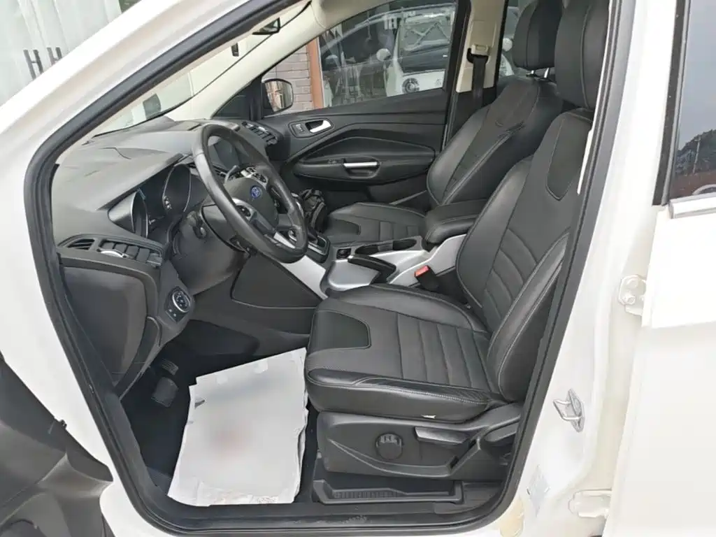 Ford Kuga 2016 — фото 15